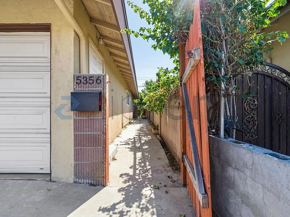 5356 Santa Catalina Ave #A