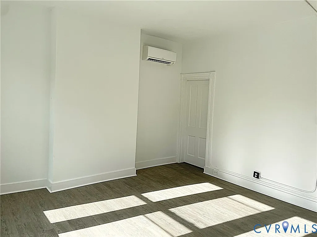 3 bed, 2.0 bath, 1460 sqft, $2,490 — Photo 4