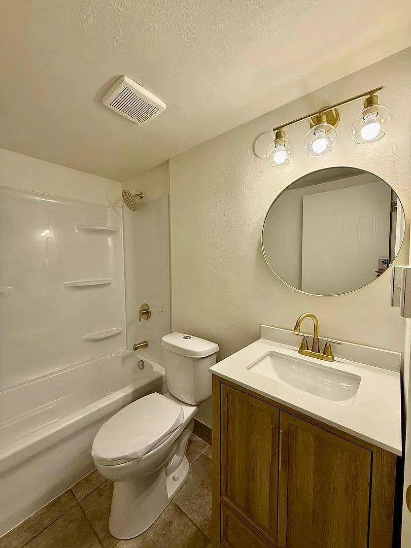 710 Central Ave N — Photo 3