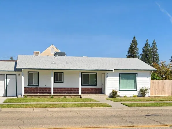 2011 1/2 11th St, Reedley, CA 93654