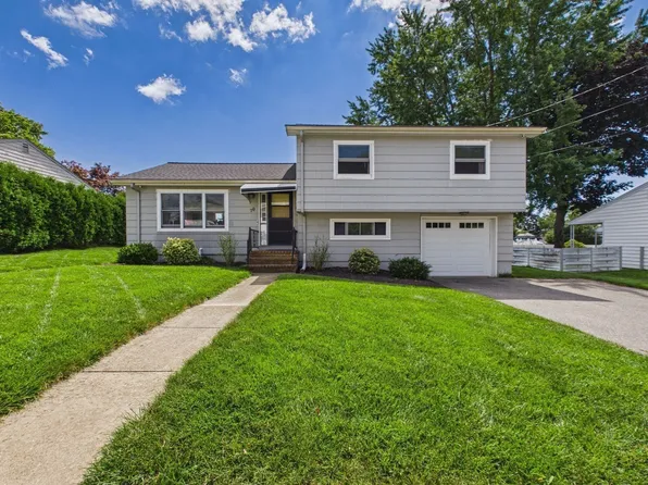 70 Fairmount St, New Bedford, MA 02740