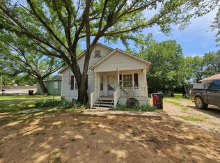 127 Morgan St, Pilot Point, TX 76258
