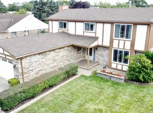 8894 Knolson Ave, Livonia, MI 48150