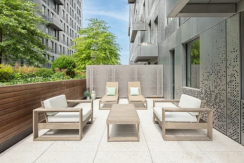 325 Kent Ave Photo 1
