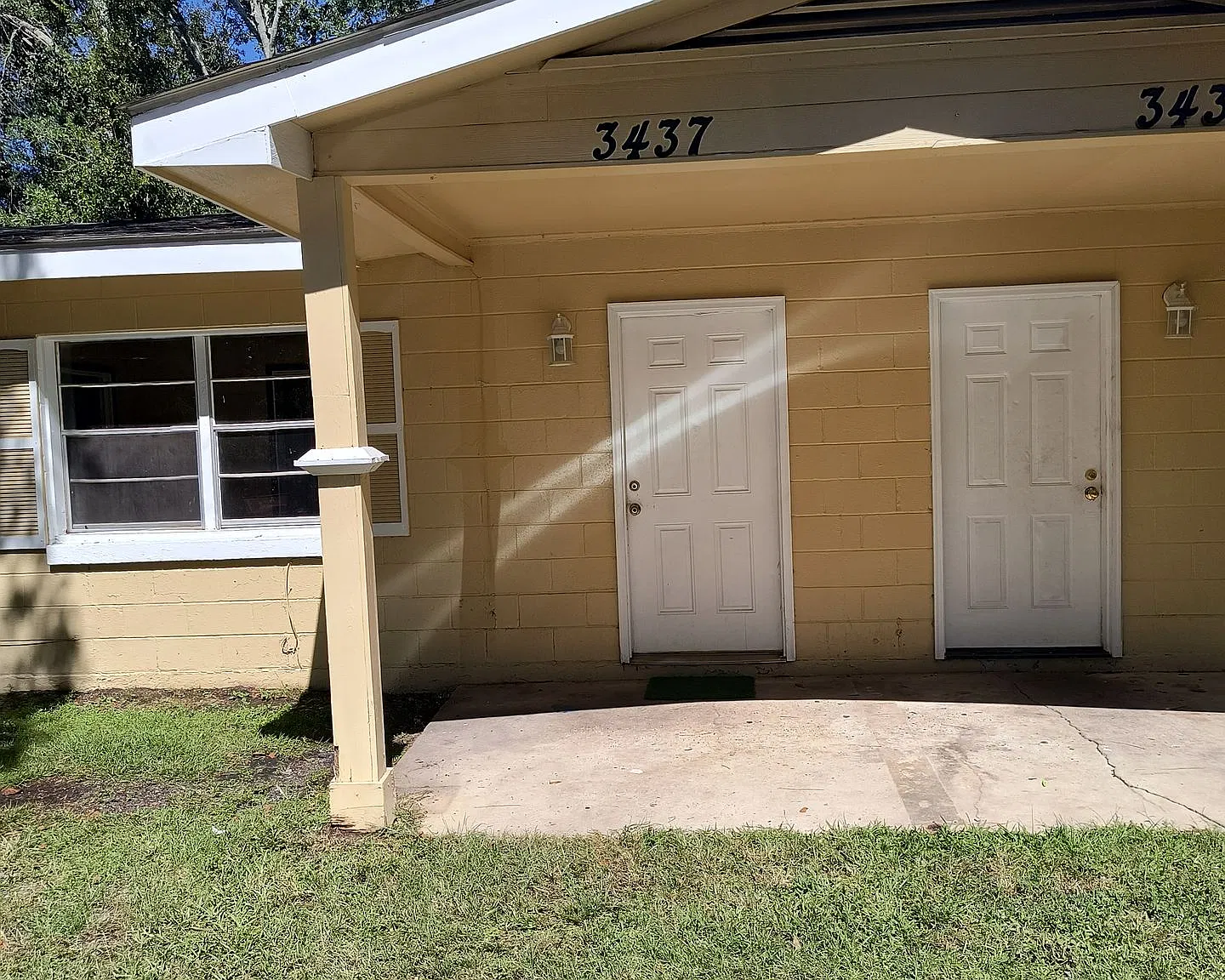 Bryan St — Photo 1
