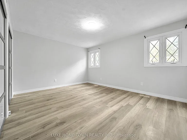 5 Centennial Dr — Photo 22