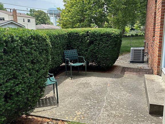 2nd image of 4800 Moreland Dr W