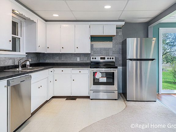 4th image of 8867 New Holland St