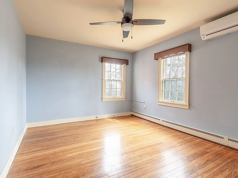 205 Quassaick Ave — Photo 5