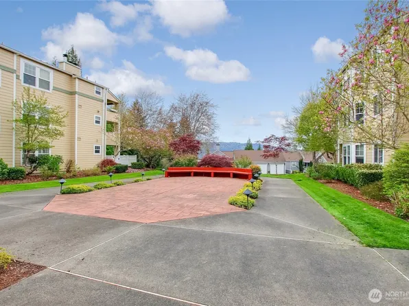 4133 224th Lane SE #202, Issaquah, WA 98029