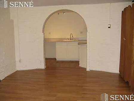 16 Clinton St #B — Photo 2