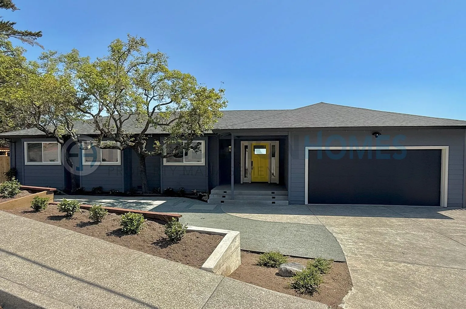 Executive Living - Remodeled Masterpiece - A/C - Foundation — Photo 1