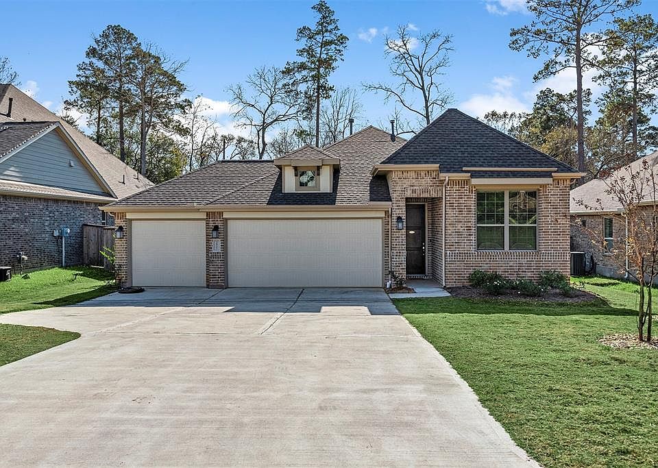 Welcome to 3537 Falcon Way in the "Hidden Gem" of Conroe, Estates of Wedgewood Fallls. Take a look all the way to the end to see why this gem will be at the top of your list.