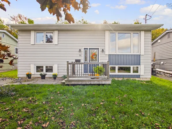50 Grennan Dr, Lower Sackville, NS B4C 3C5