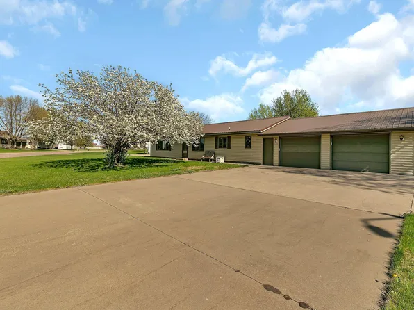 180 Meadowlark Ln SW, Melrose, MN 56352