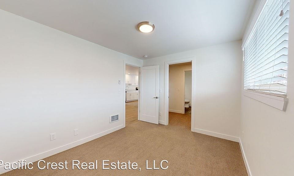 1st image of 909 6th Ave N APT 15