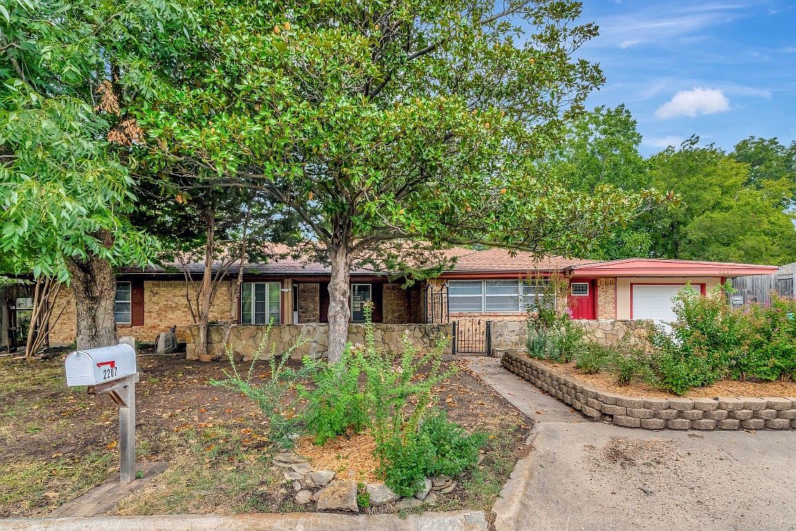 2207 Ascot Ln, Denton, TX 76209 MLS 20437892 Zillow