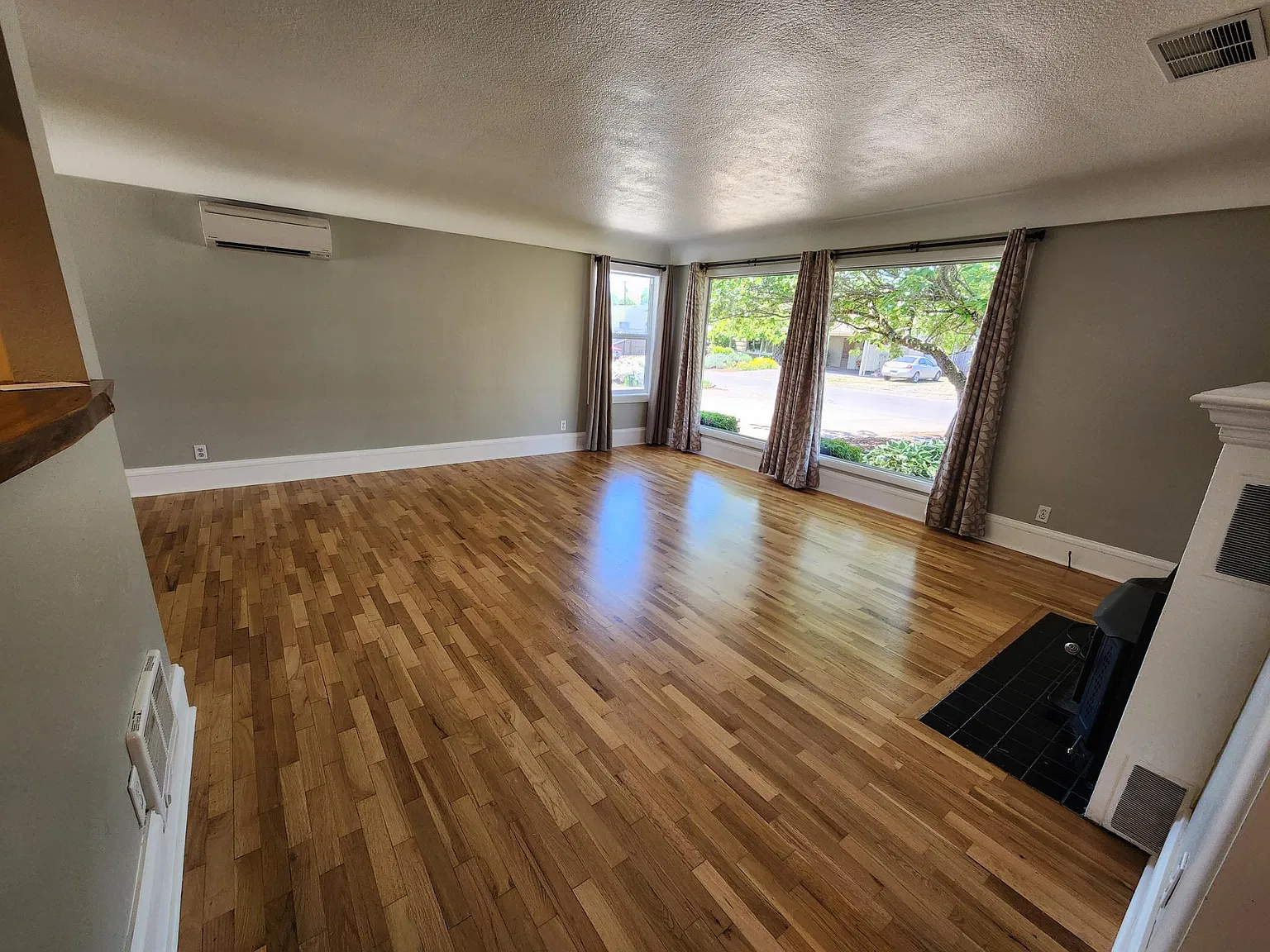 3 bed, 1448 sqft, $2,300 — Photo 3