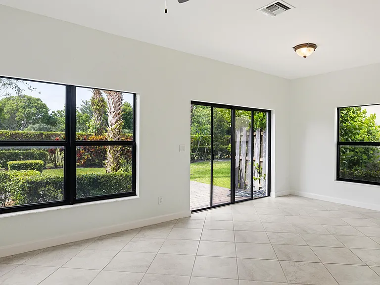 4648 Silver Saw Ln — Photo 11