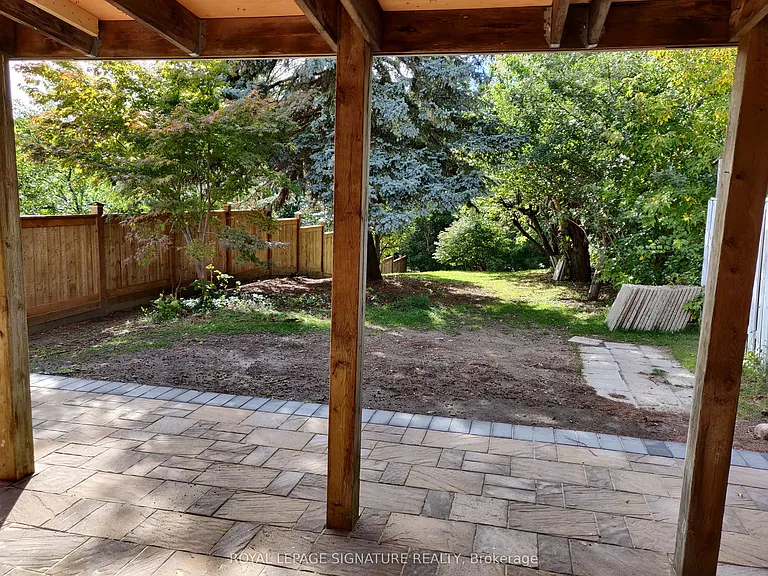 594 Birchmount Rd #LOWER — Photo 15