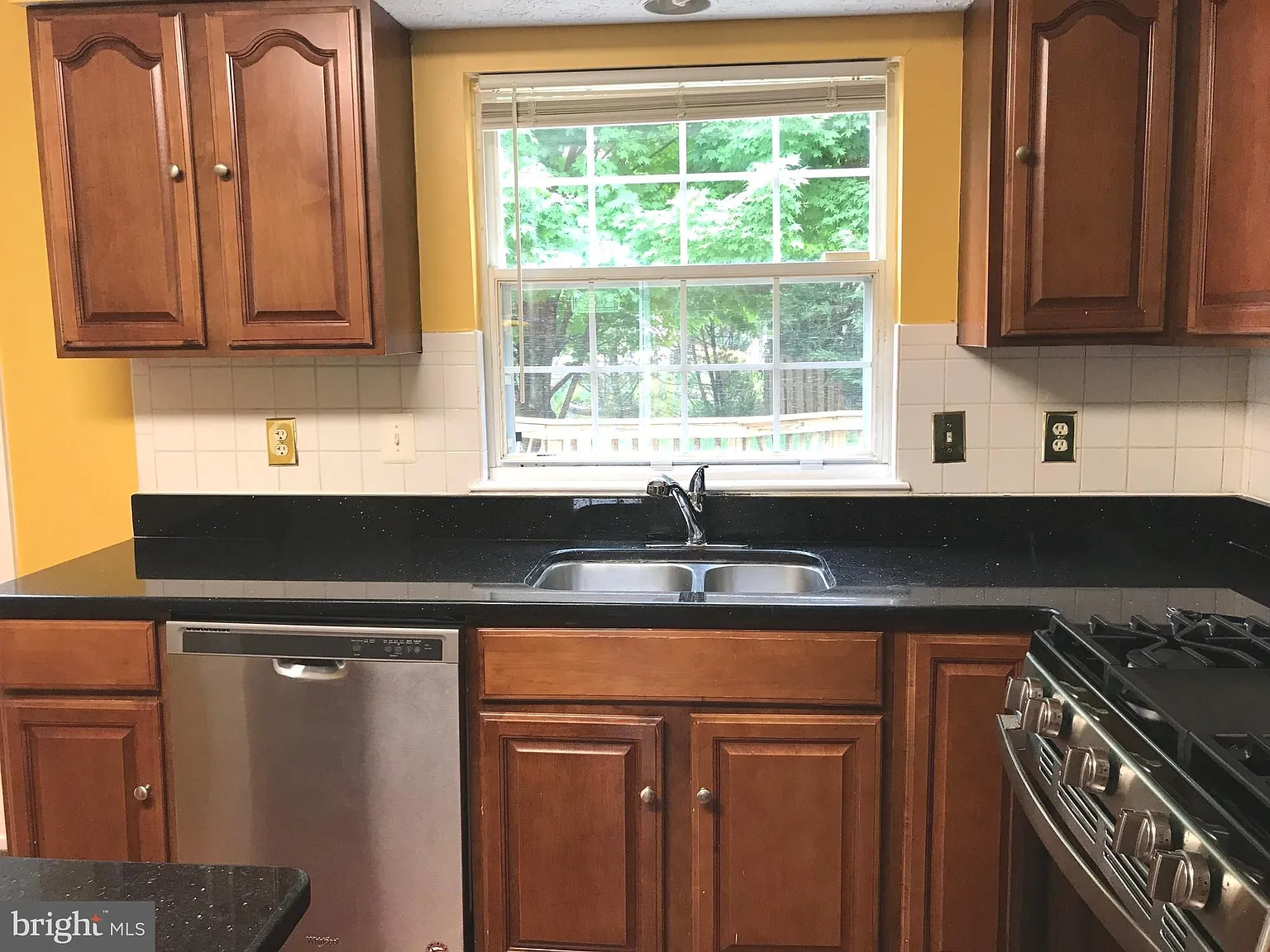 4 bed, 3.5 bath, 1904 sqft, $3,500 — Photo 3