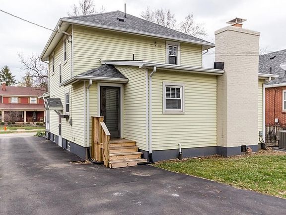 3rd image of 216 Cushing Ave