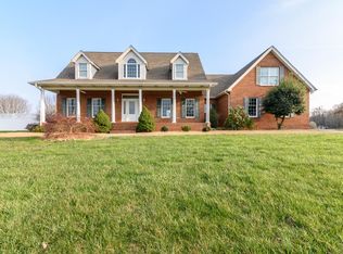 22219 Flame Leaf Dr, Bristol, VA 24202