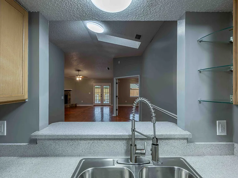 2645 Sam Houston Pl — Photo 43