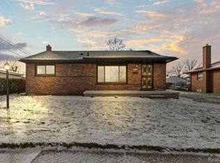 29441 Hanover Blvd, Westland, MI 48186