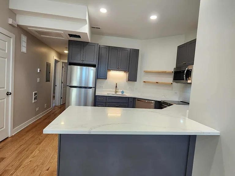 6321 S Eberhart Ave #1 — Photo 8