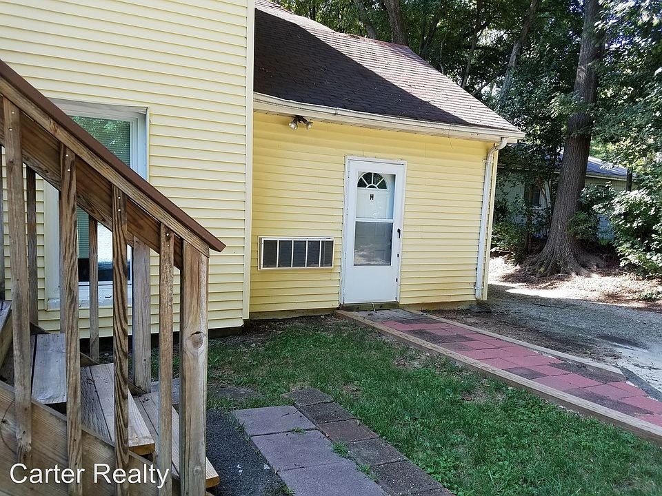 2nd image of 303H Park Ave