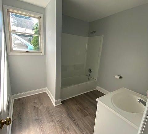 4th image of 226 W Park Pl Suite 11