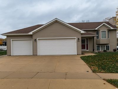 902 Berg Blvd SE, Stewartville, MN, 55976