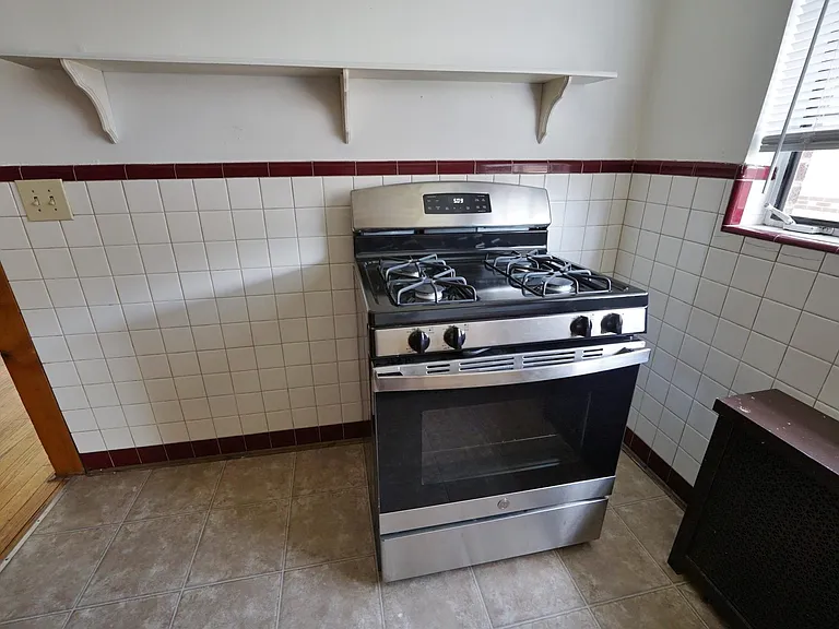 2633 Park Ave #4 — Photo 5