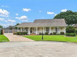 1 Fairfax Ct, Marrero, LA 70072