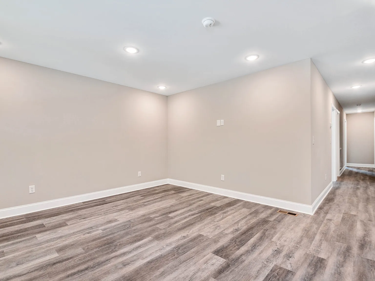 4702 Cain Avenue - 1 — Photo 4