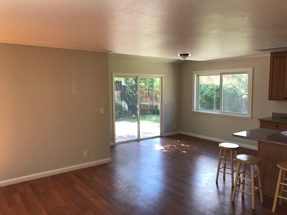 4th image of 415 Hickman Ct