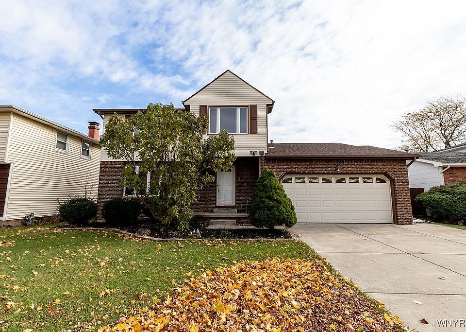 1st image of 211 Sprucewood Ter