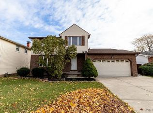 211 Sprucewood Ter, Williamsville, NY 14221