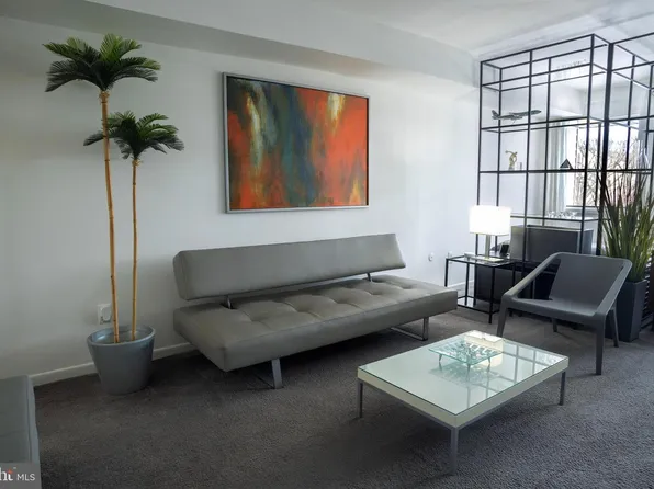 F20 Avon Dr, East Windsor, NJ 08520