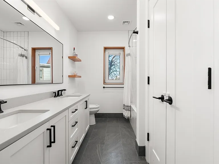 3171 Washington St #204 — Photo 9