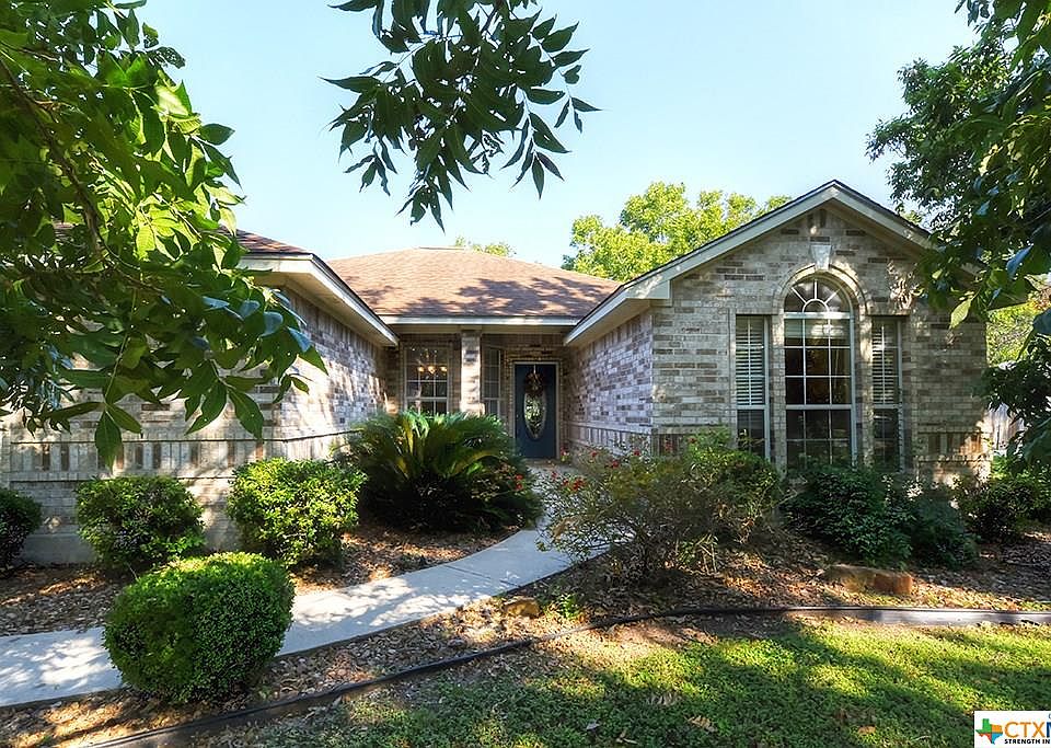 1st image of 136 Plantation Dr