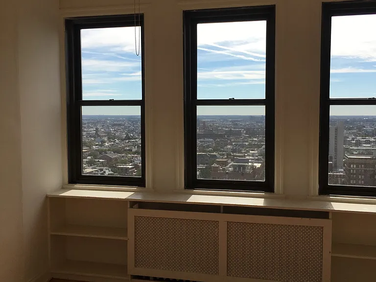Chancellor Apartments — Photo 11