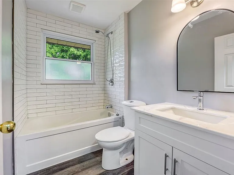 890 Hollands Ave — Photo 16