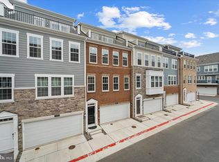 10820 Willow Ter, Fairfax, VA 22030