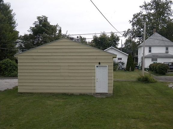 4th image of 212 S Grand Ave