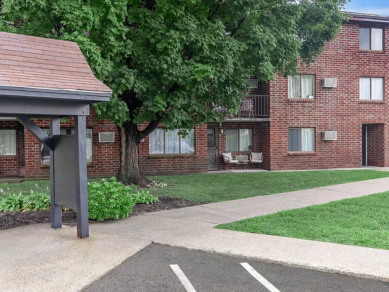 Saratoga Place — Photo 26