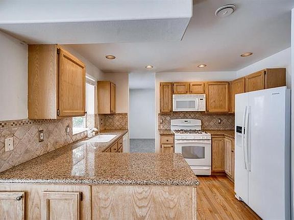 4th image of 223 116th Ave NE