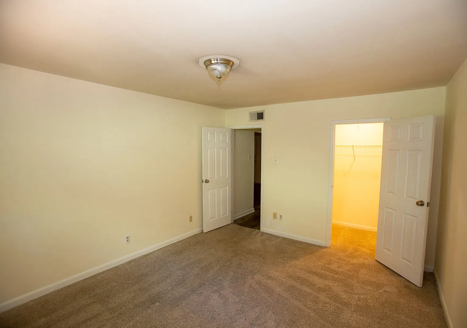 Stadium Village 2 Bedroom Condo — Photo 4