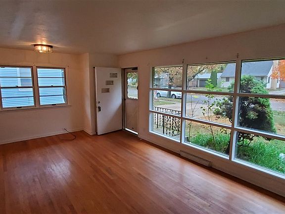 3rd image of 2016 Dresden Ave